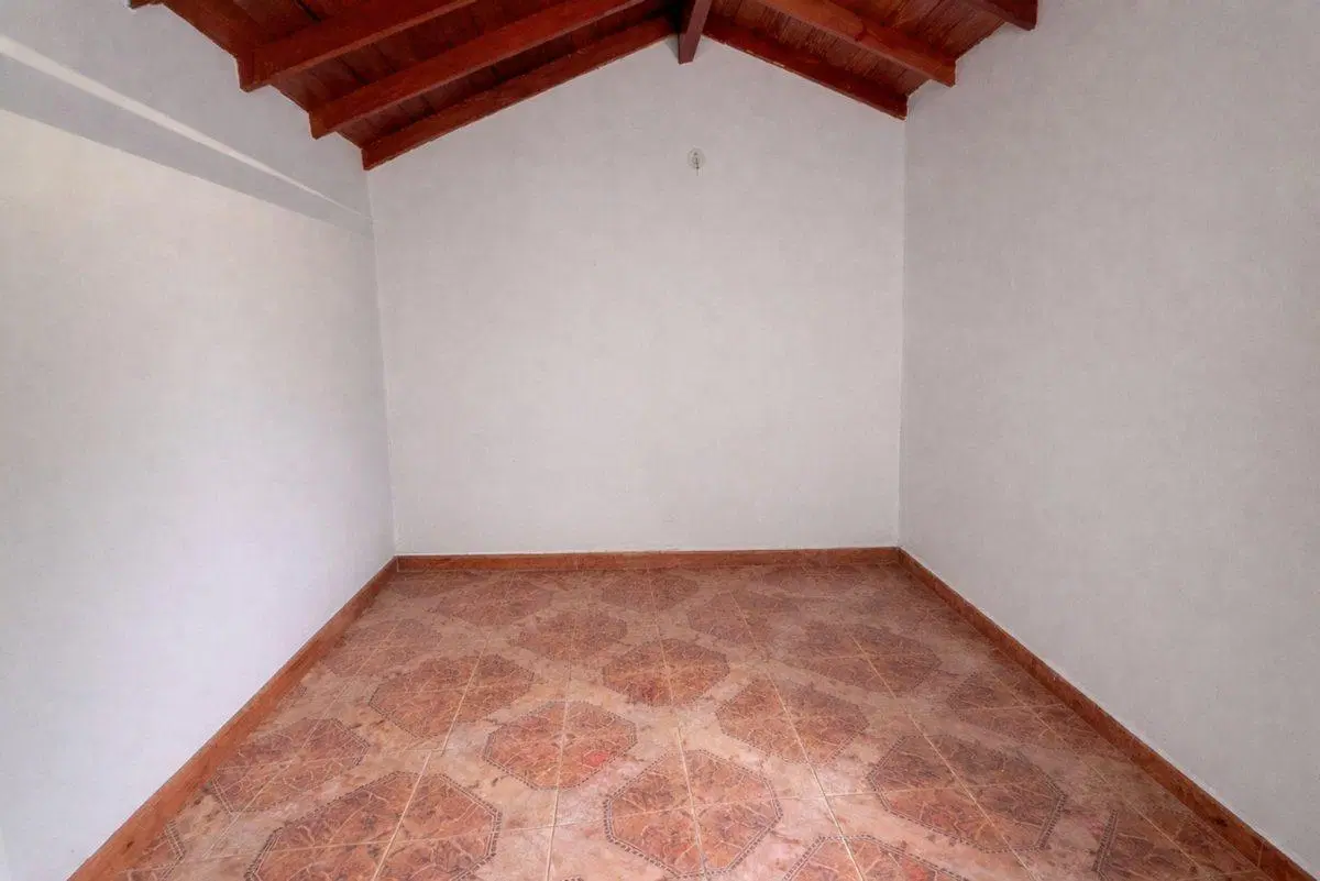 CASA EN VENTA 4 AMBIENTES EN SAN BERNARDO 5