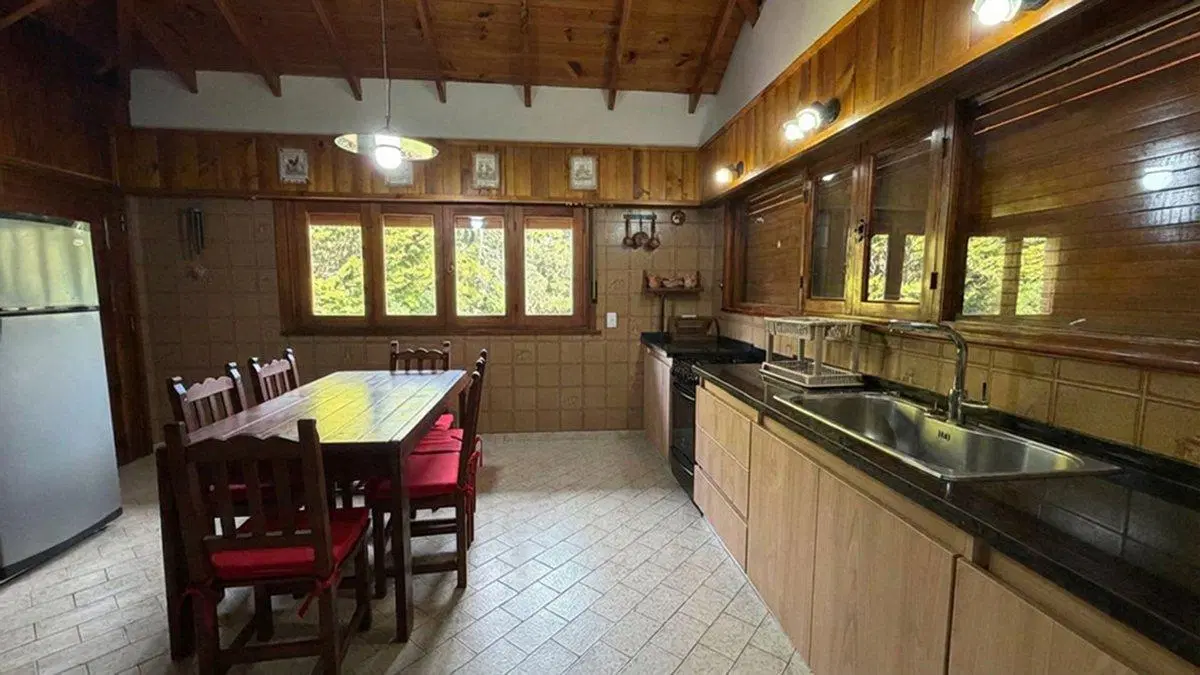 CHALET VENTA PINAMAR A METROS DE LA PLAYA 4