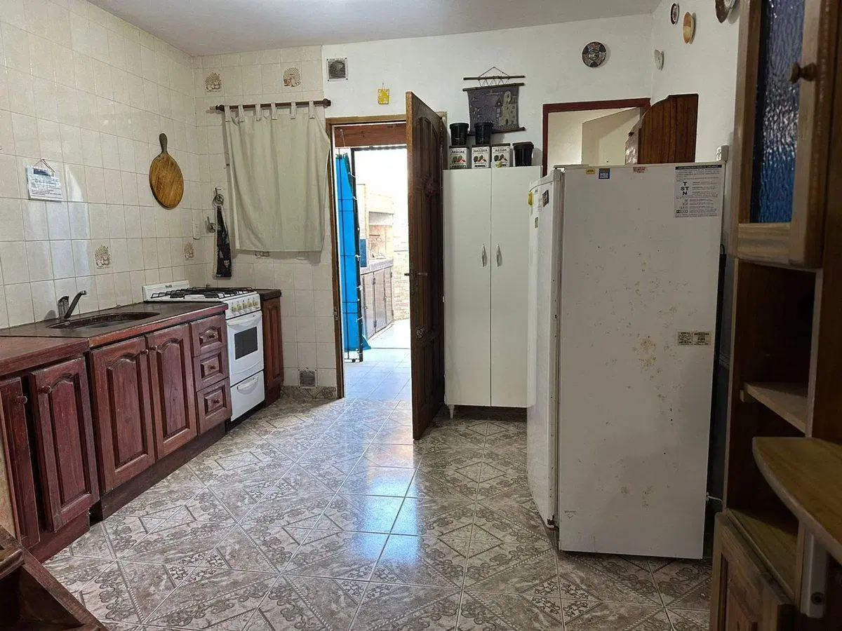 CASA Tríplex con GAS NATURAL EN VENTA MAR DEL TUYÚ 5