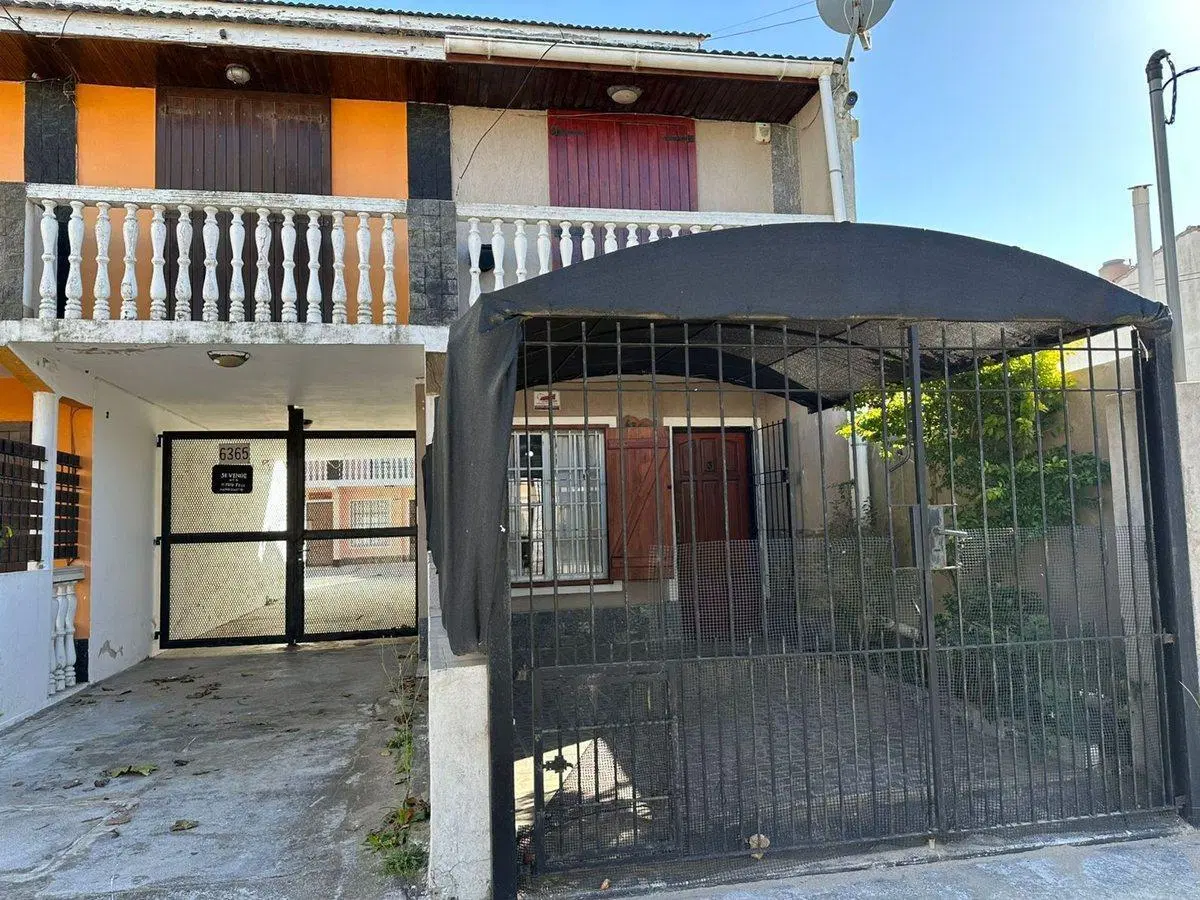 CASA Tríplex con GAS NATURAL EN VENTA MAR DEL TUYÚ 3