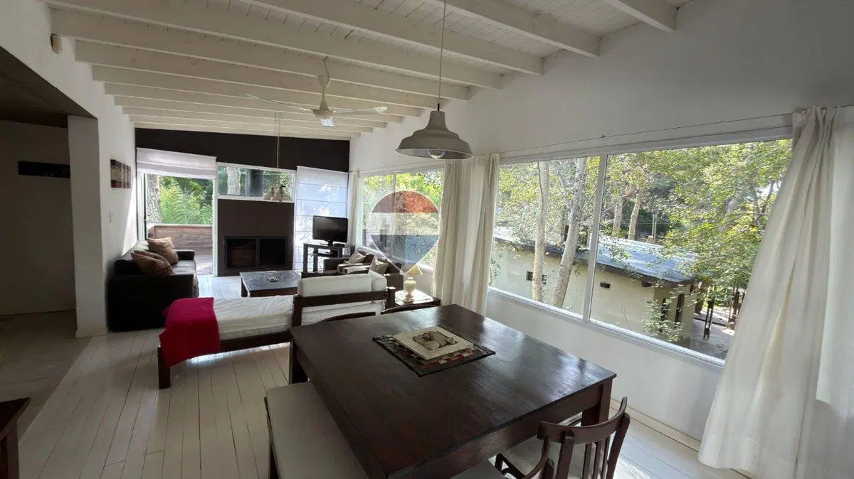 VENTA CASA TRES AMBIENTES EN MAR AZUL 2