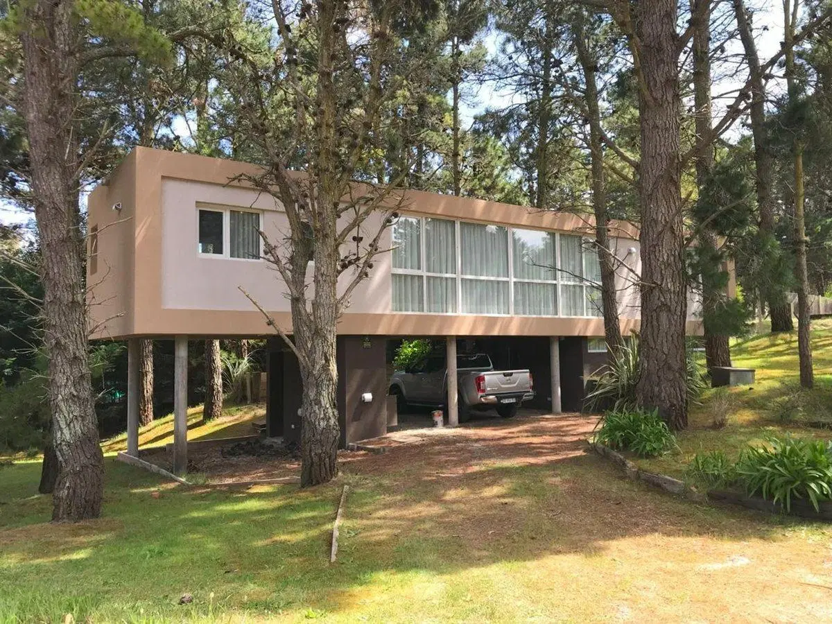 CASA EN VENTA EN PLENO BOSQUE MAR DE LAS PAMPAS 4