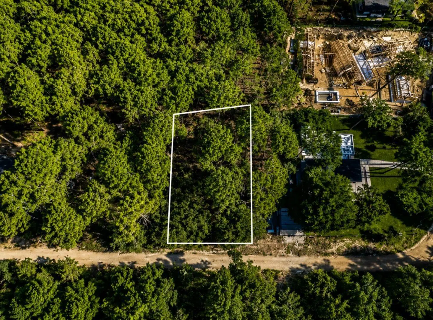 VENTA LOTE EN CARILO 1800 M2 DE BOSQUE 3