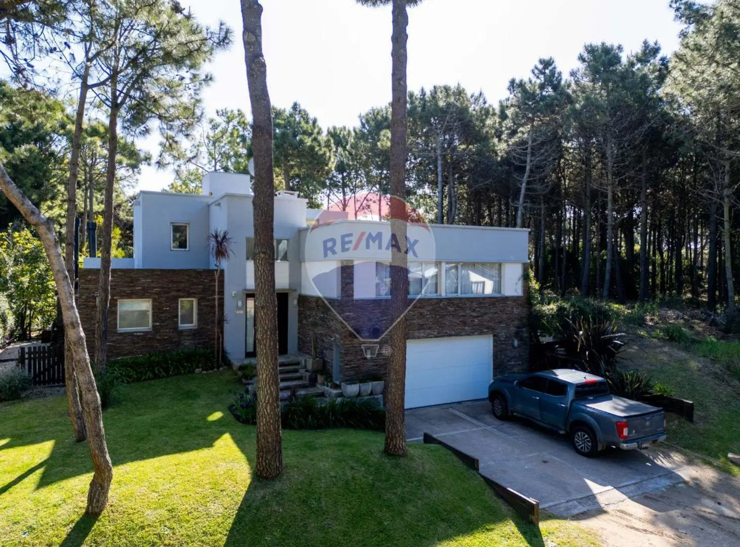 Vendo Casa en Pinamar 4 ambientes con pileta 2