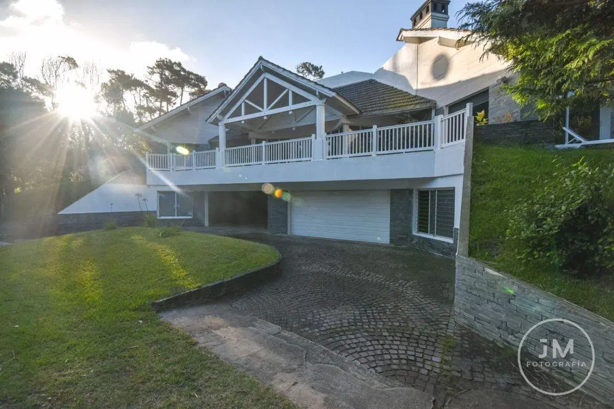 CASA EN VENTA CARILÓ 6 DORMITORIOS CERCA DEL MAR 5