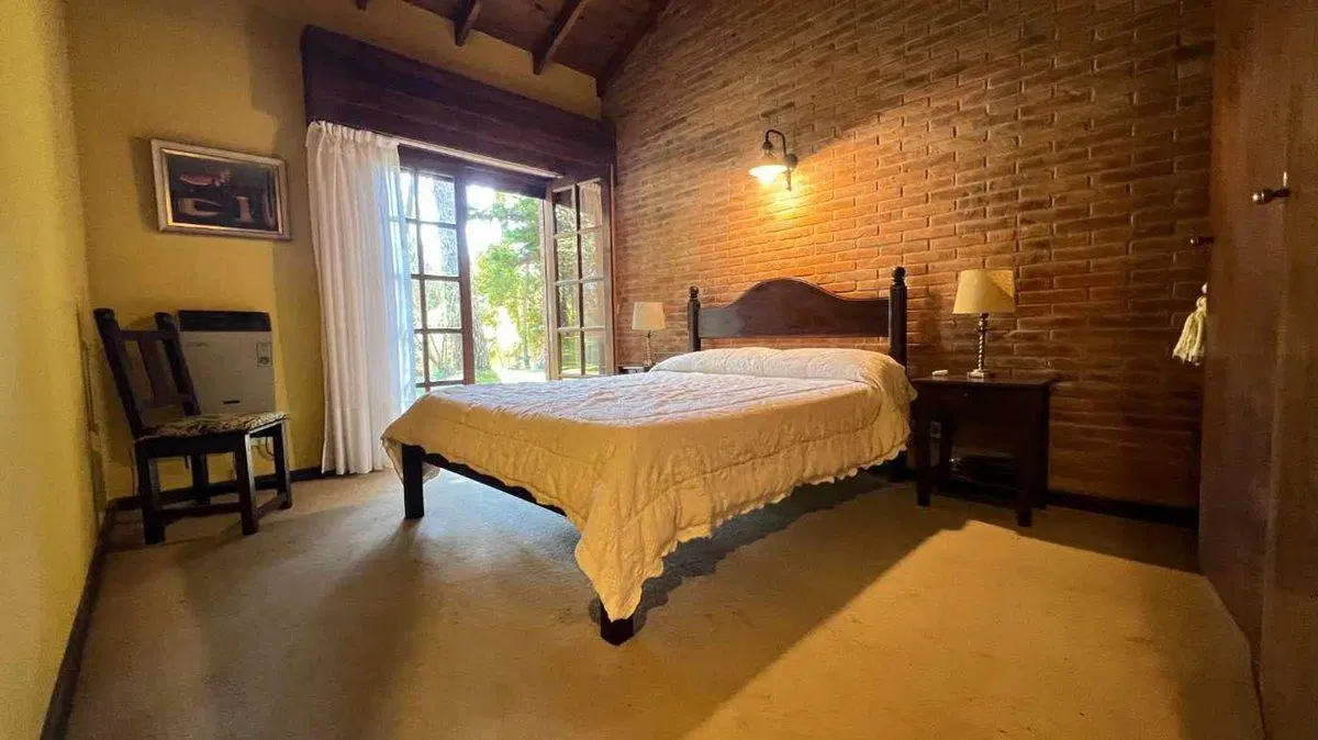 CASA EN VENTA, PINAMAR NORTE 5AMB. ACEPTA PERMUTA 5