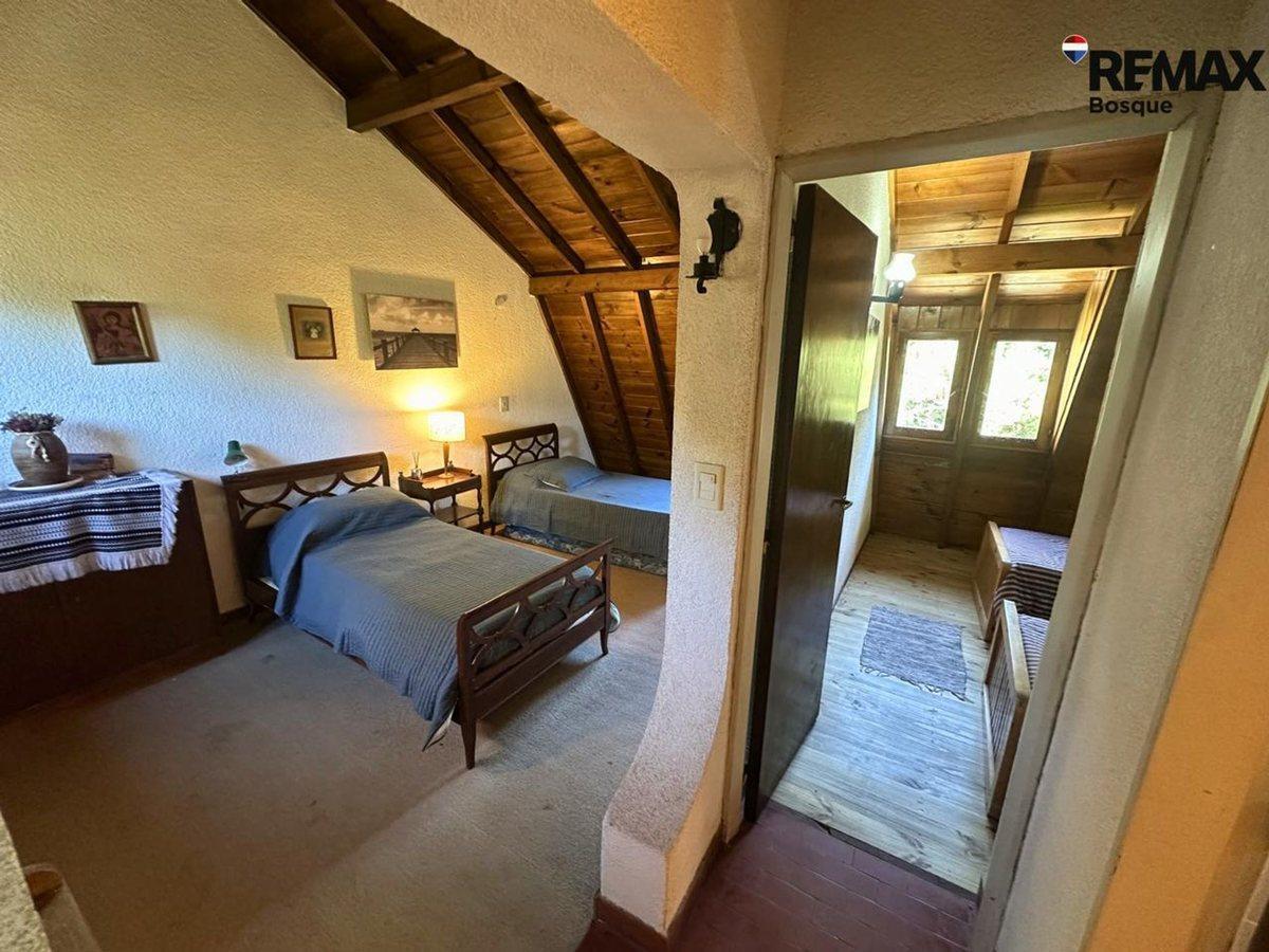Foto de Casa venta Villa Gesell Barrio Norte gas natural, imagen 5