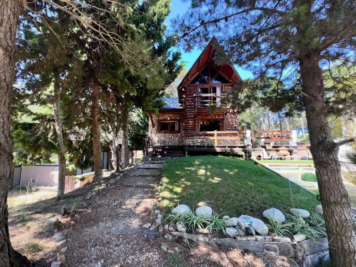 Casa estilo cabaña 4 ambientes  en venta, Mar Azul 2