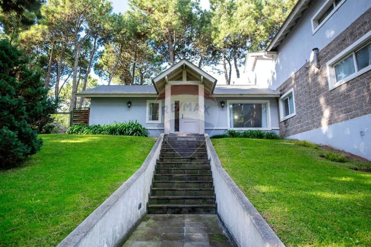 CASA VENTA CINCO AMBIENTES PINAMAR BARRIO TRIDENTE 5