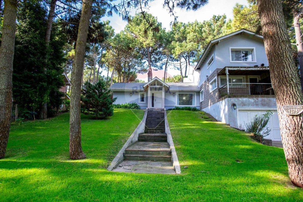 CASA VENTA CINCO AMBIENTES PINAMAR BARRIO TRIDENTE