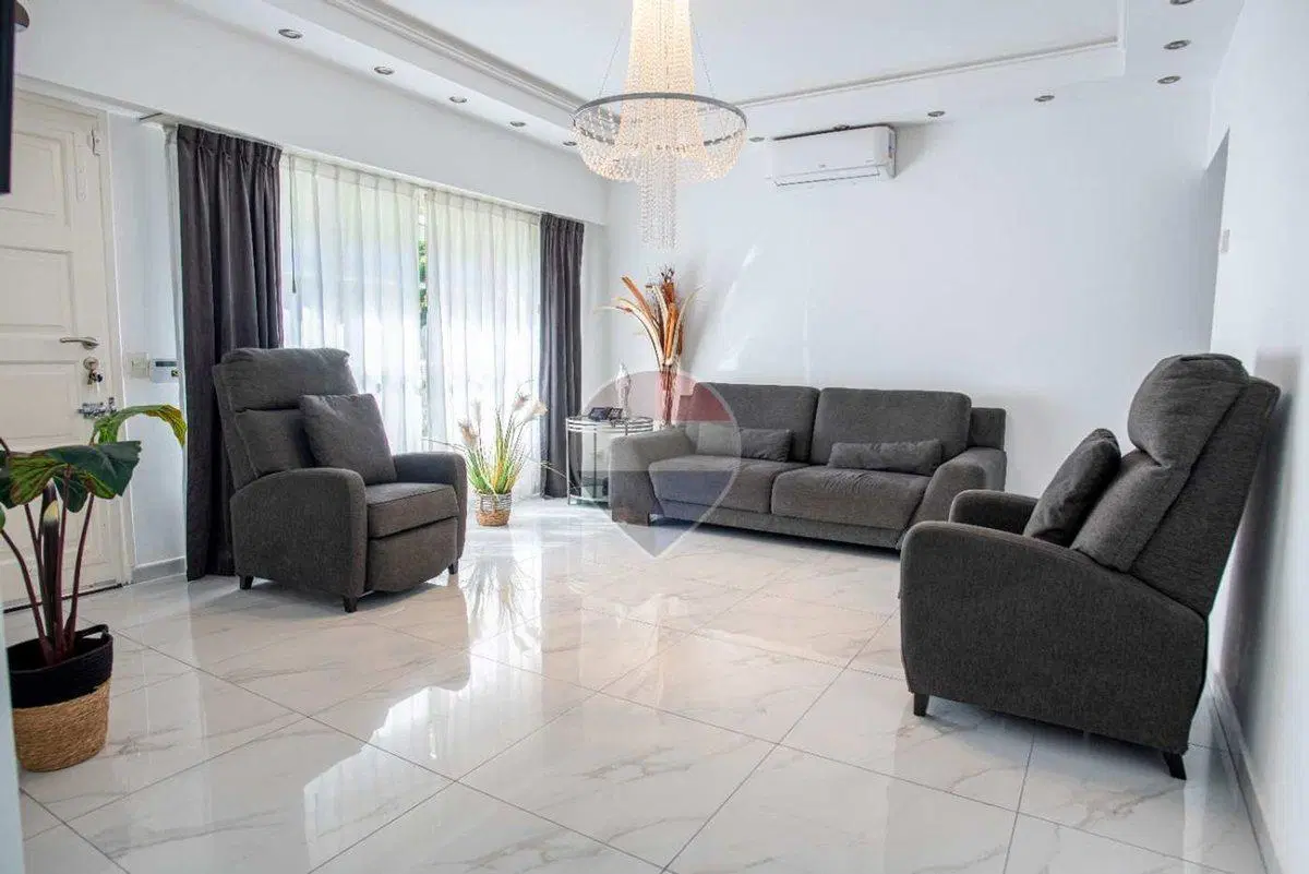 Casa en Venta  5 ambientes Pinamar Pscina y jardín 8