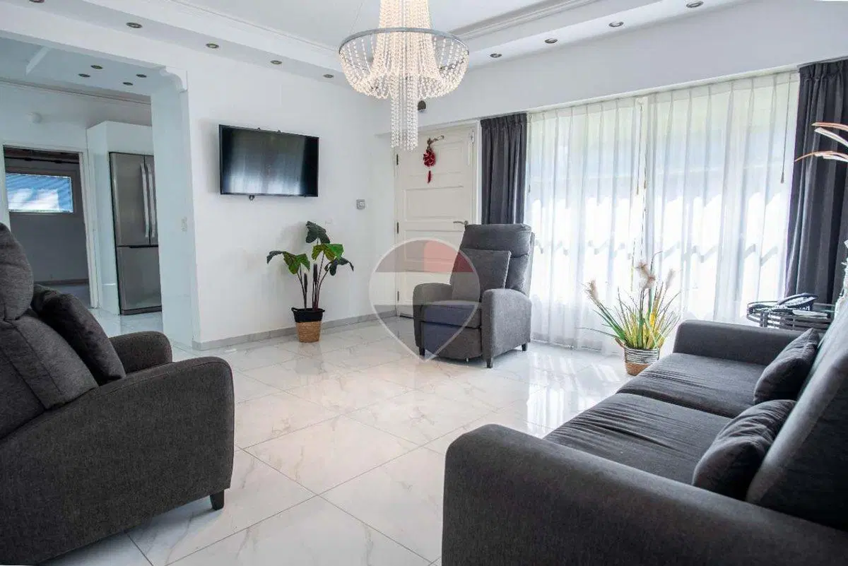 Casa en Venta  5 ambientes Pinamar Pscina y jardín 2