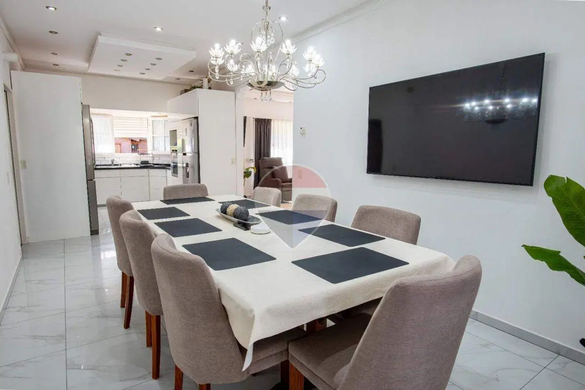 Casa en Venta  5 ambientes Pinamar Pscina y jardín 4