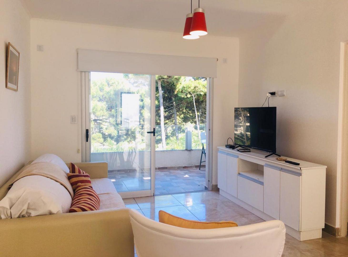 VENTA DE DEPARTAMENTO EN PINAMAR CON GAS NATURAL