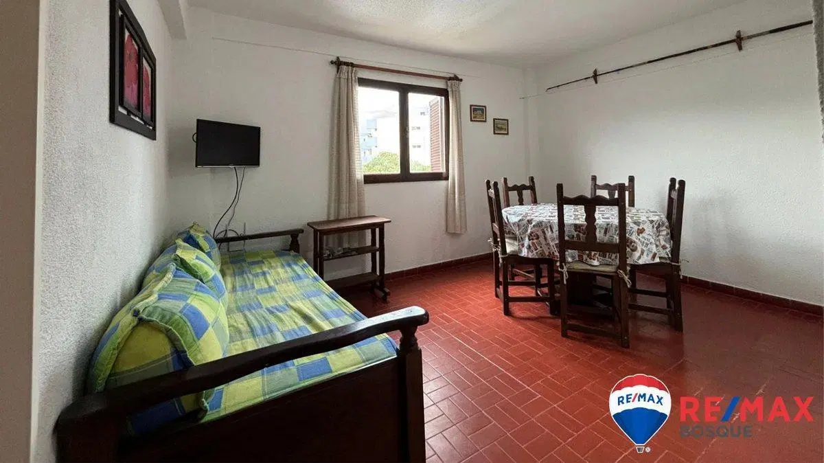 Venta departamento 2 ambientes con ascensor Gesell 2
