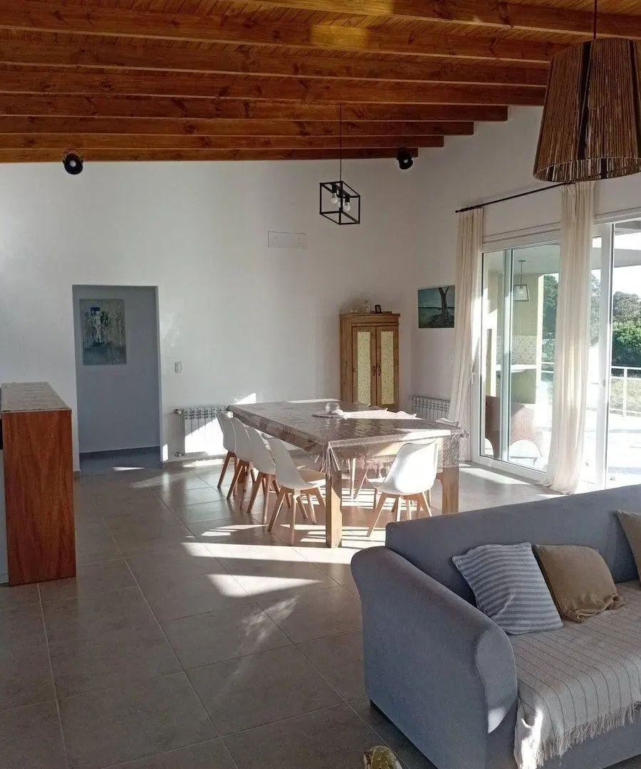CASA 5 AMBIENTES A LA VENTA EN COSTA ESMERALDA 2