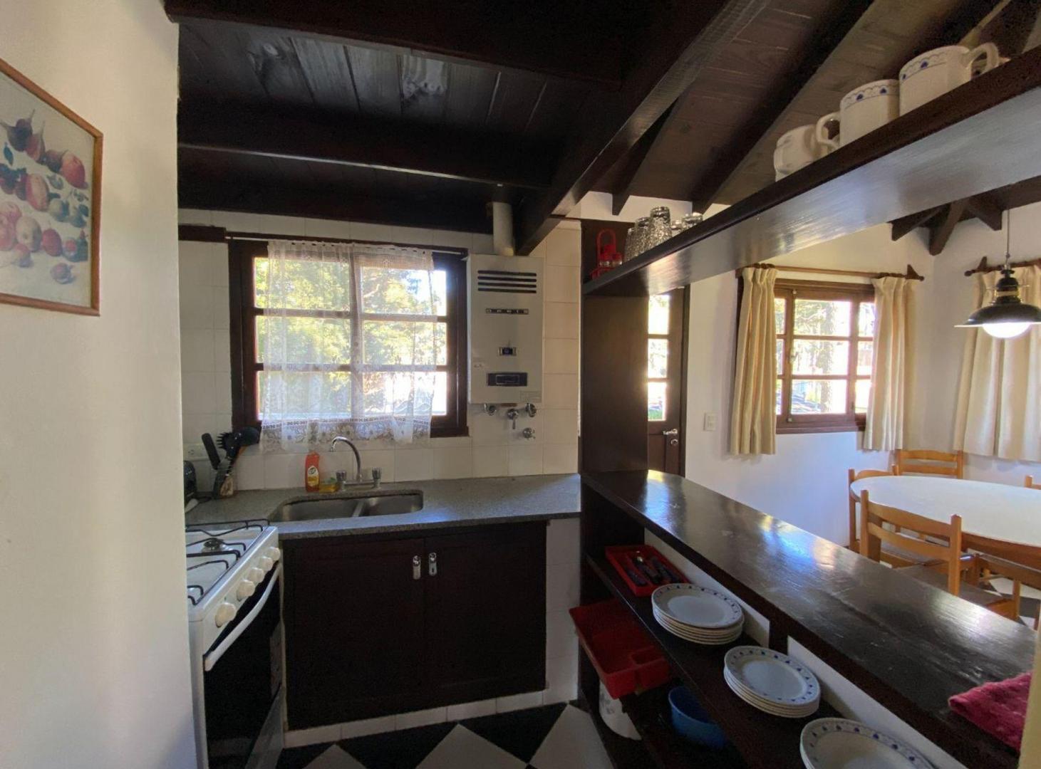 Foto de VENTA DEPARTAMENTO PINAMAR 2 AMB GAS PISCINA, imagen 3