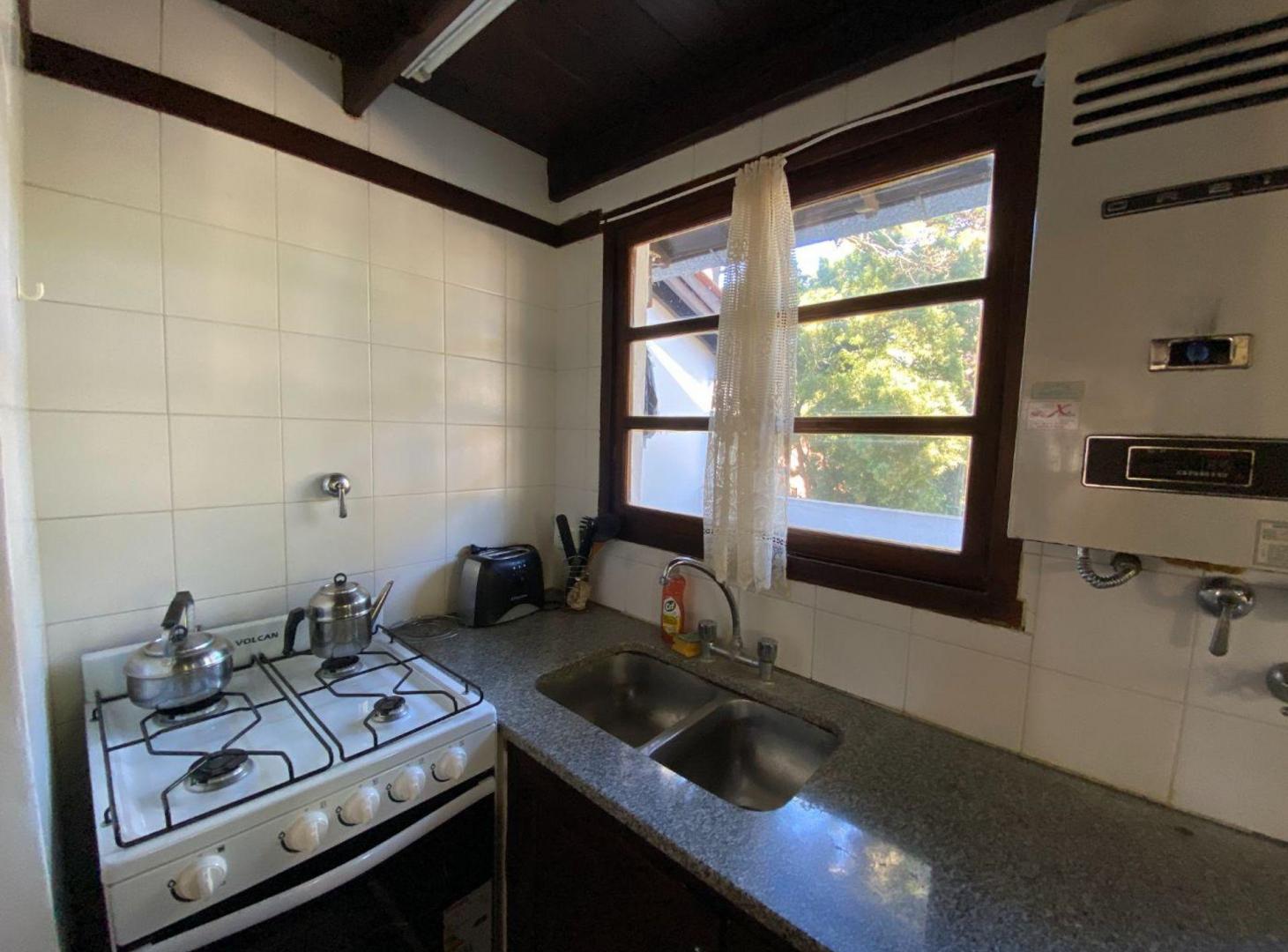 Foto de VENTA DEPARTAMENTO PINAMAR 2 AMB GAS PISCINA, imagen 4