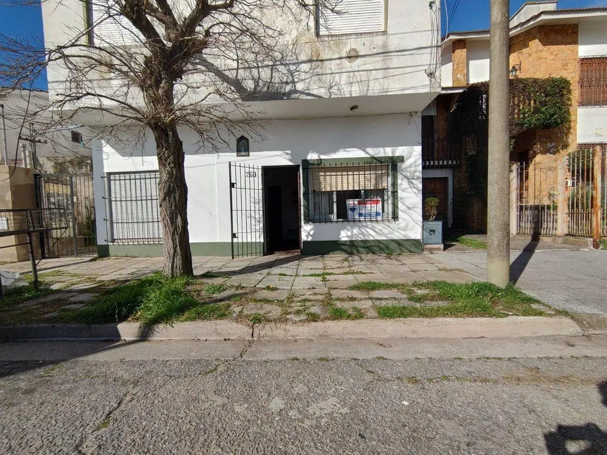 Venta Departamento de 3 ambientes Santa Teresita 5