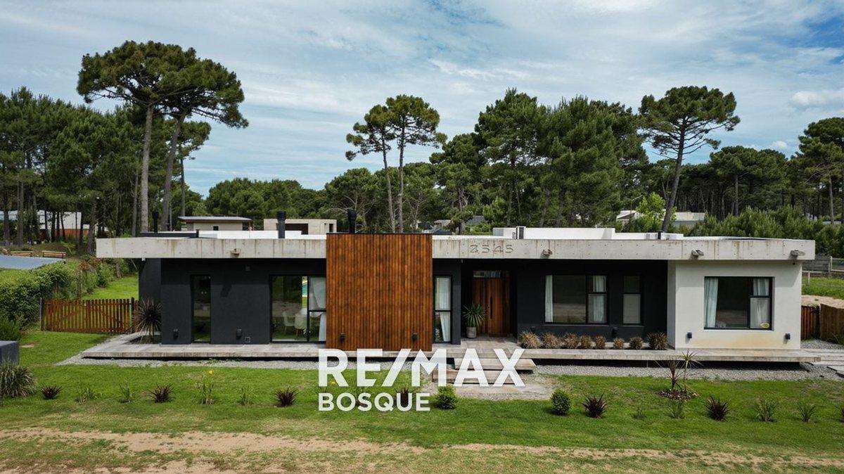 CASA VENTA PINAMAR ALAMOS II MODERNA Y CON PILETA
