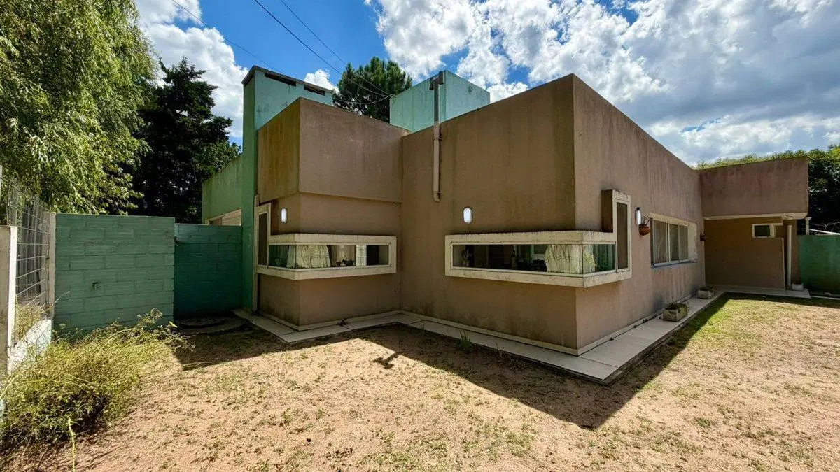 Casa en venta 6 ambientes  San Bernardo 3