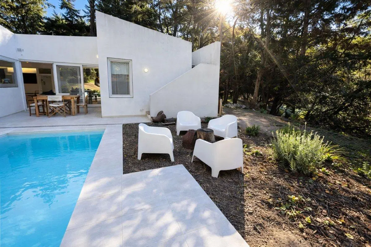 Venta casa Costa Esmeralda Barrio Bosque con Gas 2