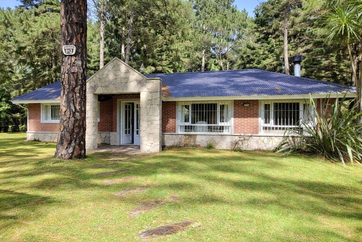 CASA EN VENTA EN CARILO