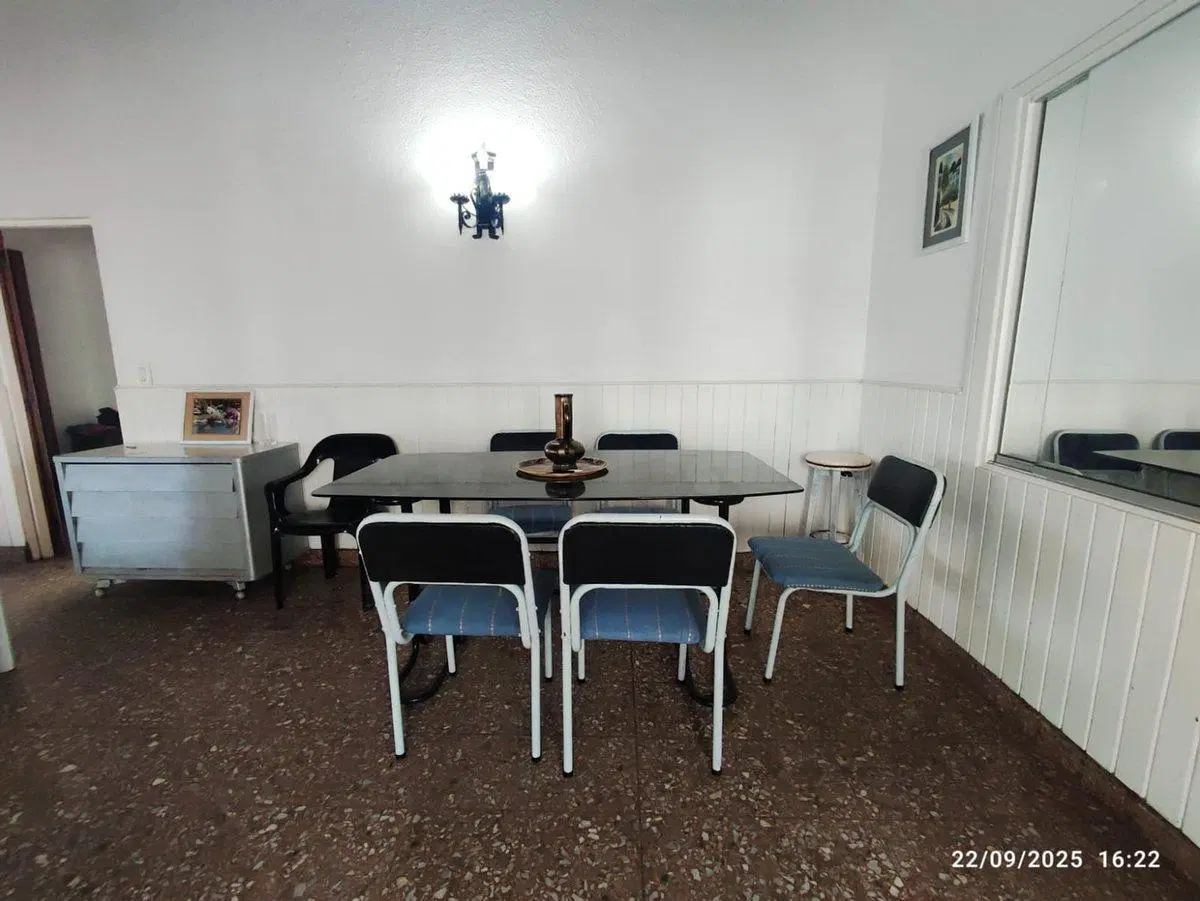 Venta casa  7 dormitorios Pinamar a mts del Mar 4