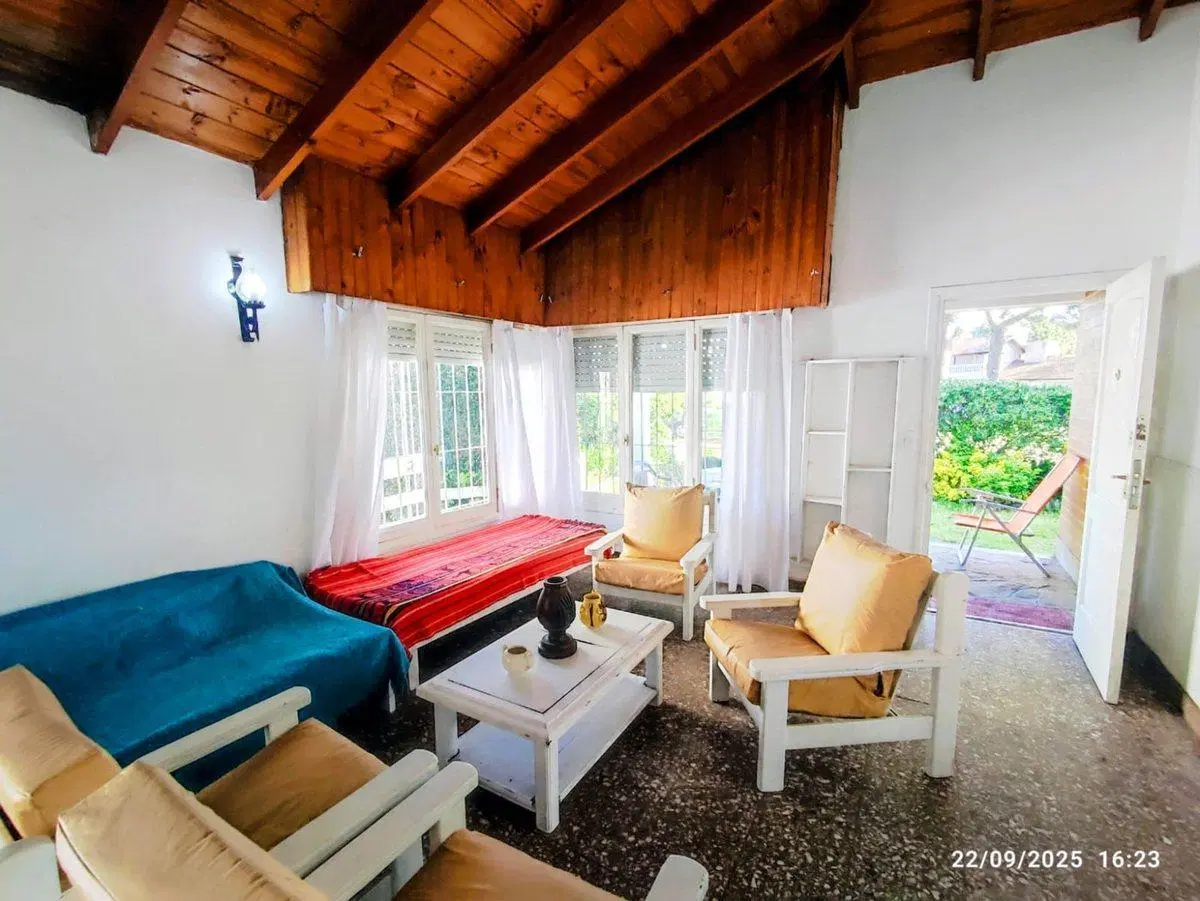 Venta casa  7 dormitorios Pinamar a mts del Mar 5
