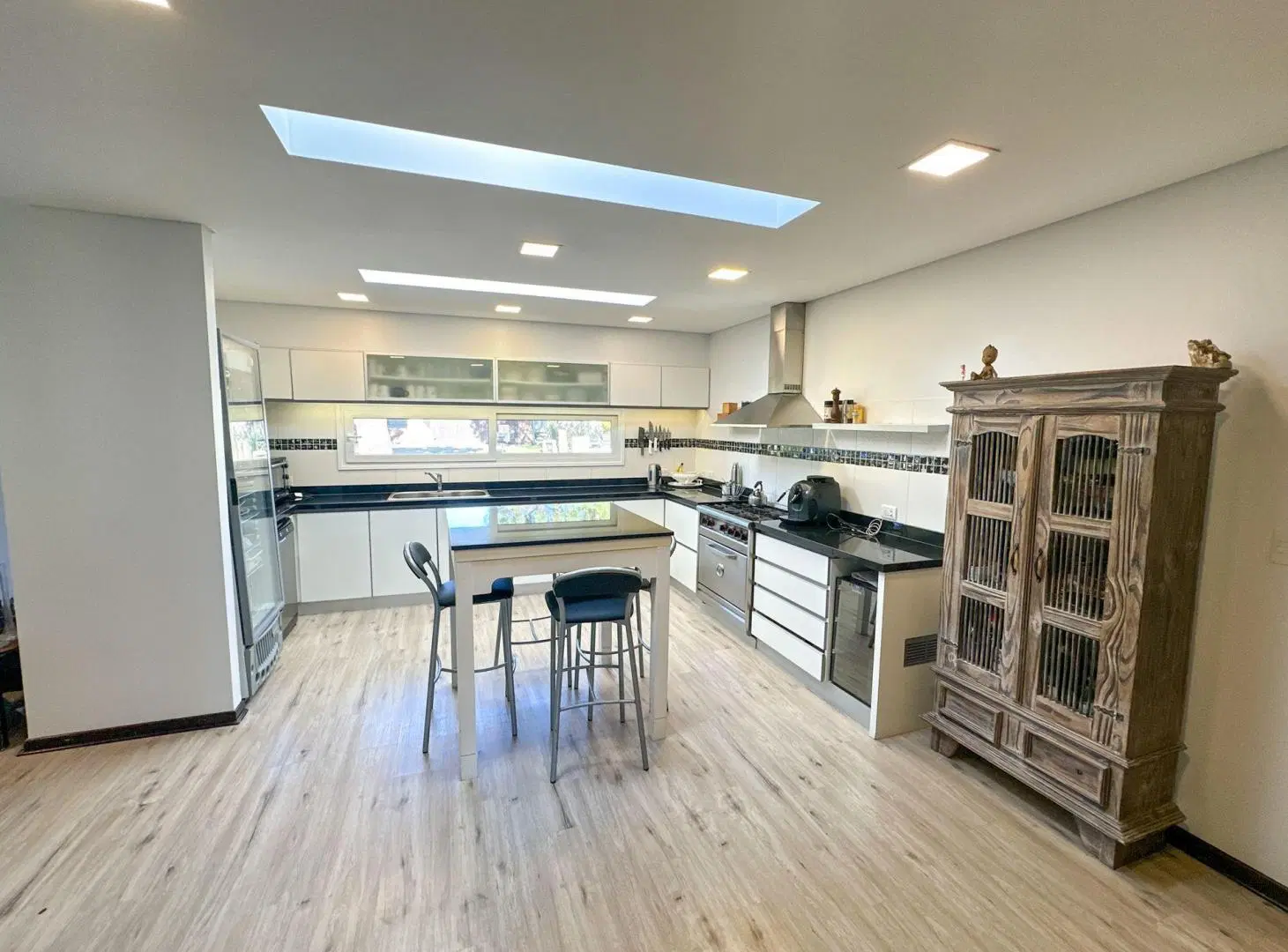 Casa con piscina en venta en La Herradura Pinamar 3