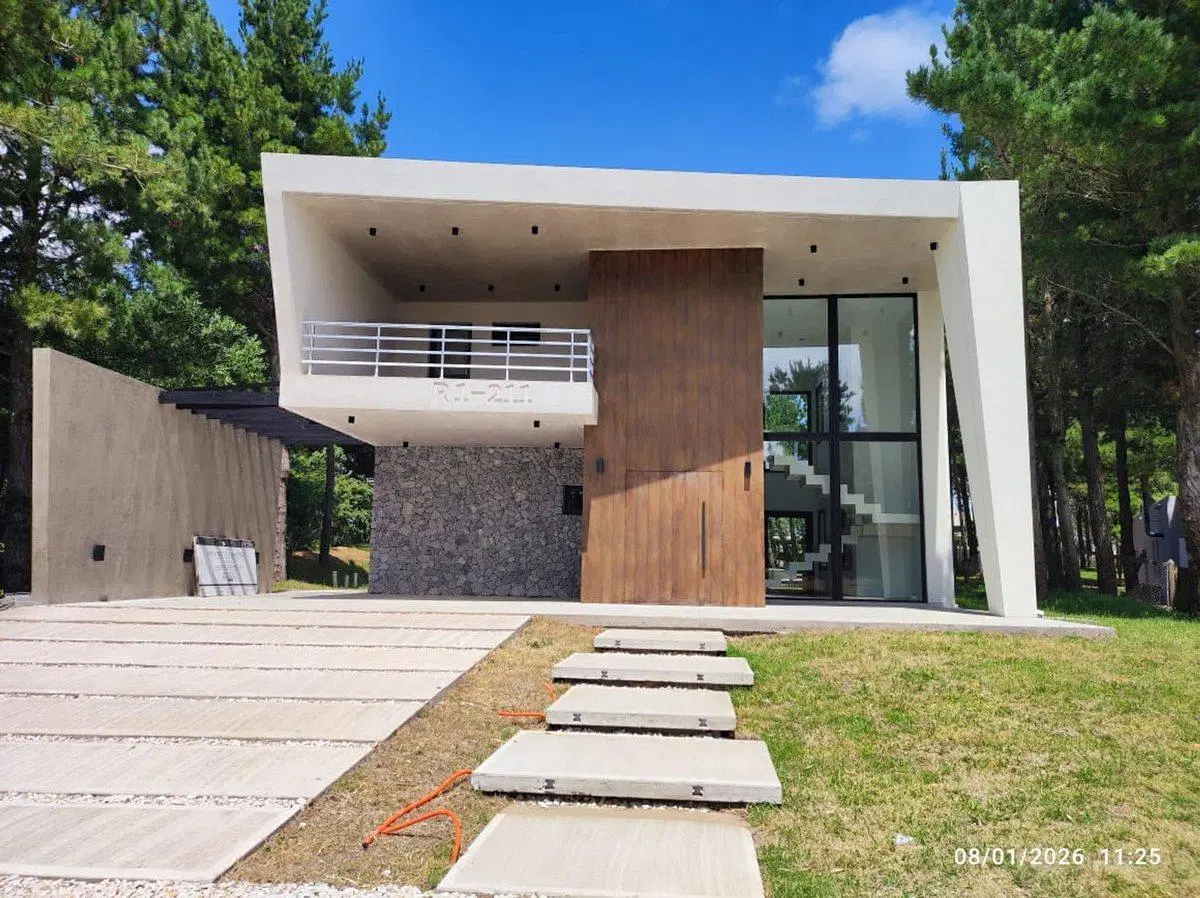 Casa Venta Costa Esmeralda 4 dormitorios piscina 2