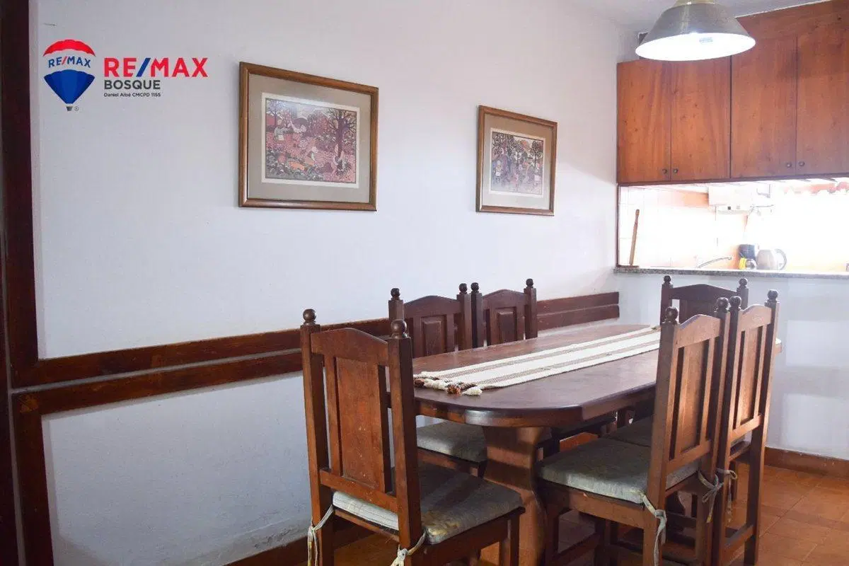 Venta de TRIPLEX  en Pinamar a una cuadra del mar 3