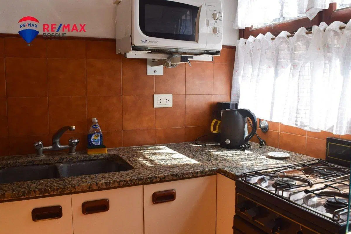 Venta de TRIPLEX  en Pinamar a una cuadra del mar 8