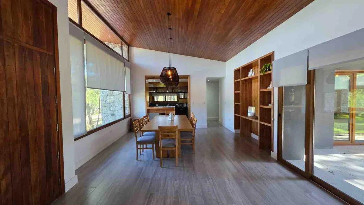 VENTA CASA VILLA ROBLES 4 AMBIENTES 3