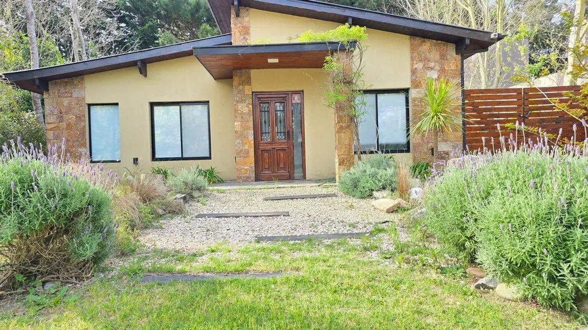 CASA VENTA EN BARRIO JAGUEL DE SANTA TERESITA 4