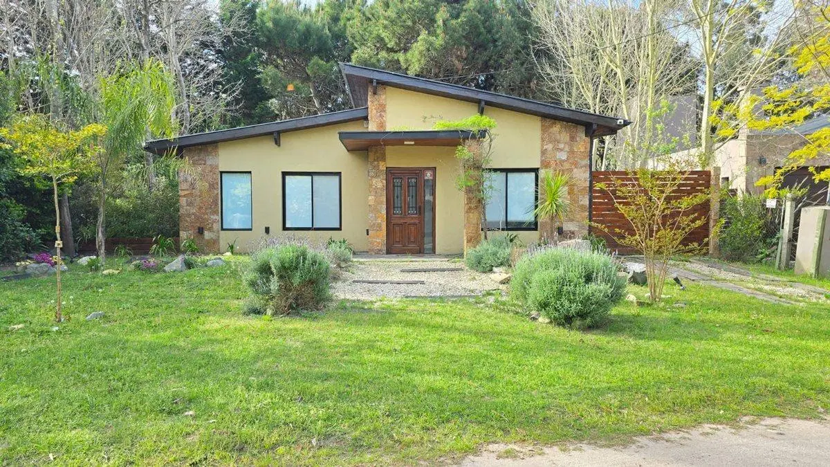 CASA VENTA EN BARRIO JAGUEL DE SANTA TERESITA 2