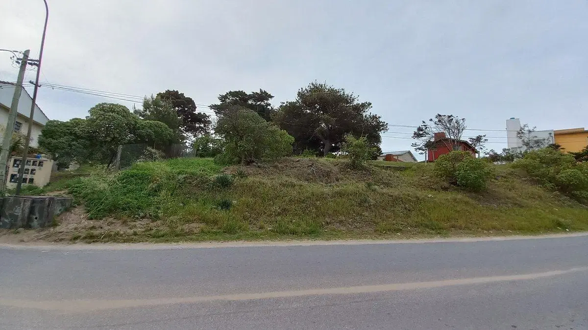 EXCELENTE LOTE A LA VENTA EN MAR DE OSTENDE 2