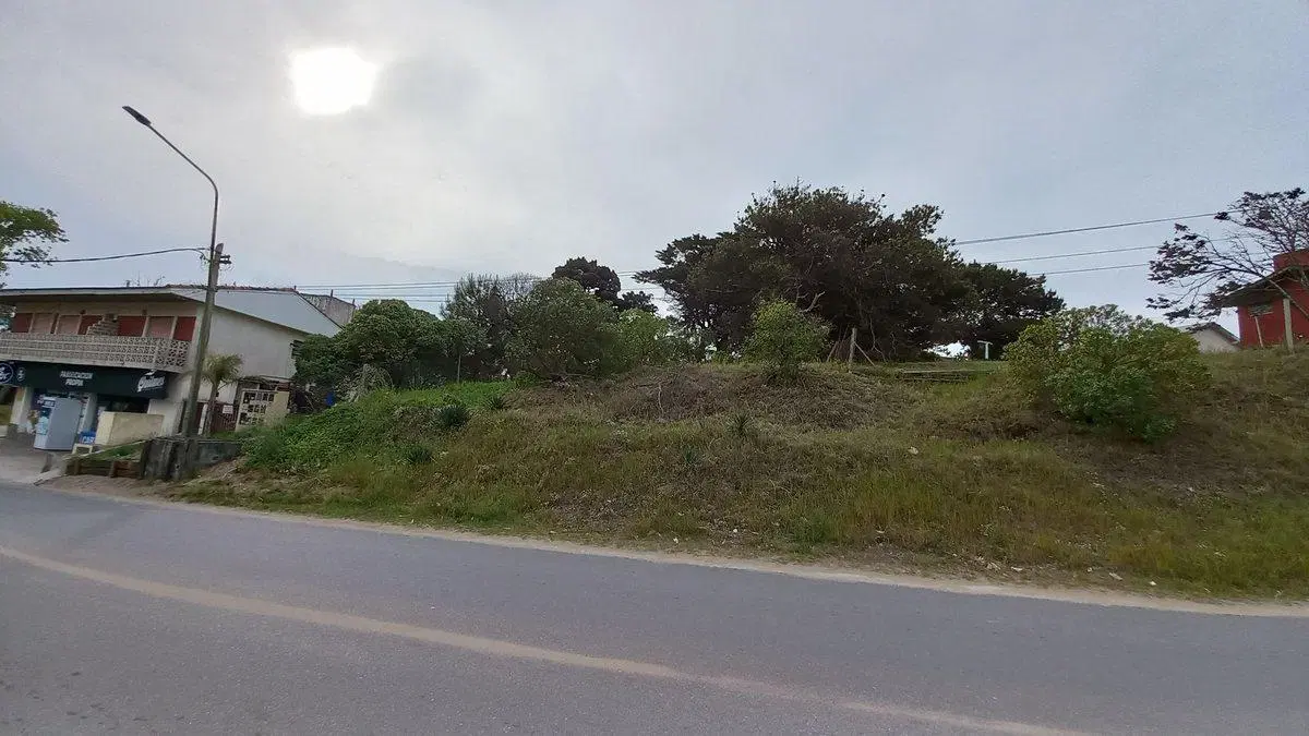 EXCELENTE LOTE A LA VENTA EN MAR DE OSTENDE 4