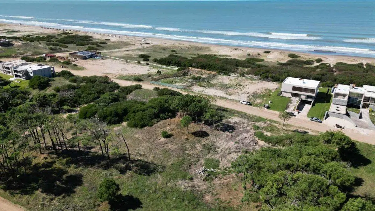 LOTE VENTA VILLA ROBLES BARRIO BRISAS 5