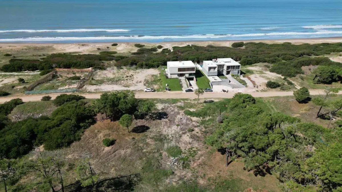 LOTE VENTA VILLA ROBLES BARRIO BRISAS 6