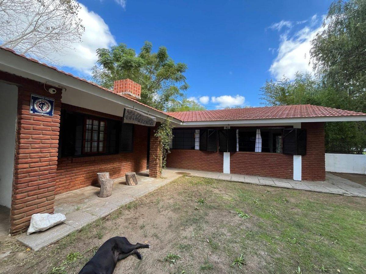 CASA EN VENTA EN MAR DEL TUYU