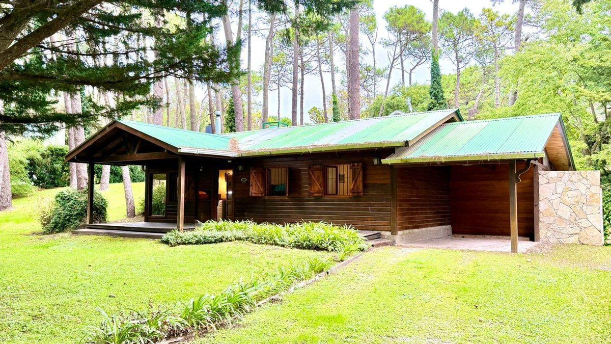 Casa en venta 4 ambientes en Carilo lote 1400m2