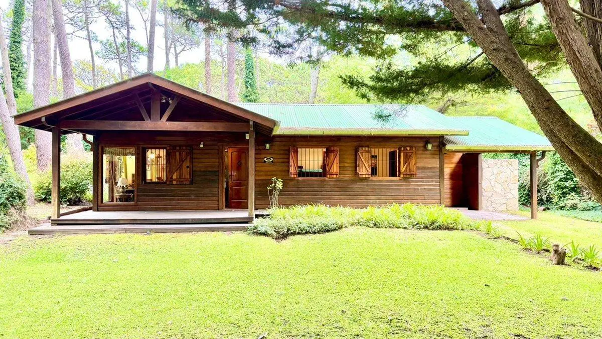 Casa en venta 4 ambientes en Carilo lote 1400m2 3
