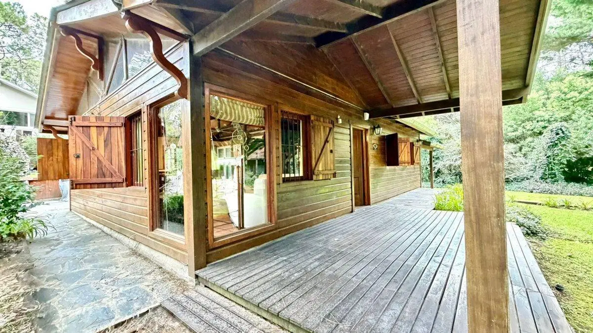 Casa en venta 4 ambientes en Carilo lote 1400m2 8