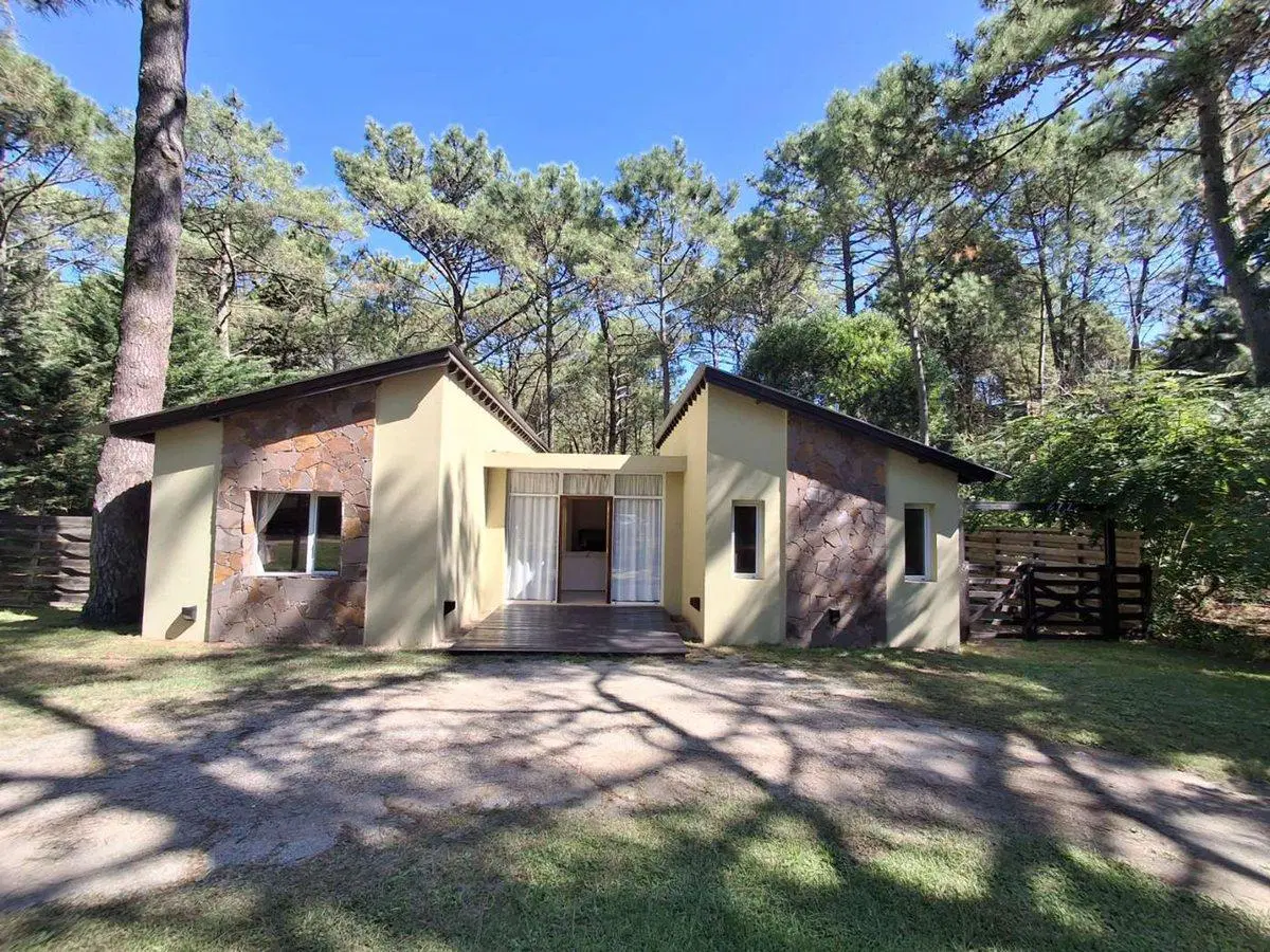 VENTA CASA 3 DORMITORIOS CARILO GAS NATURAL 3