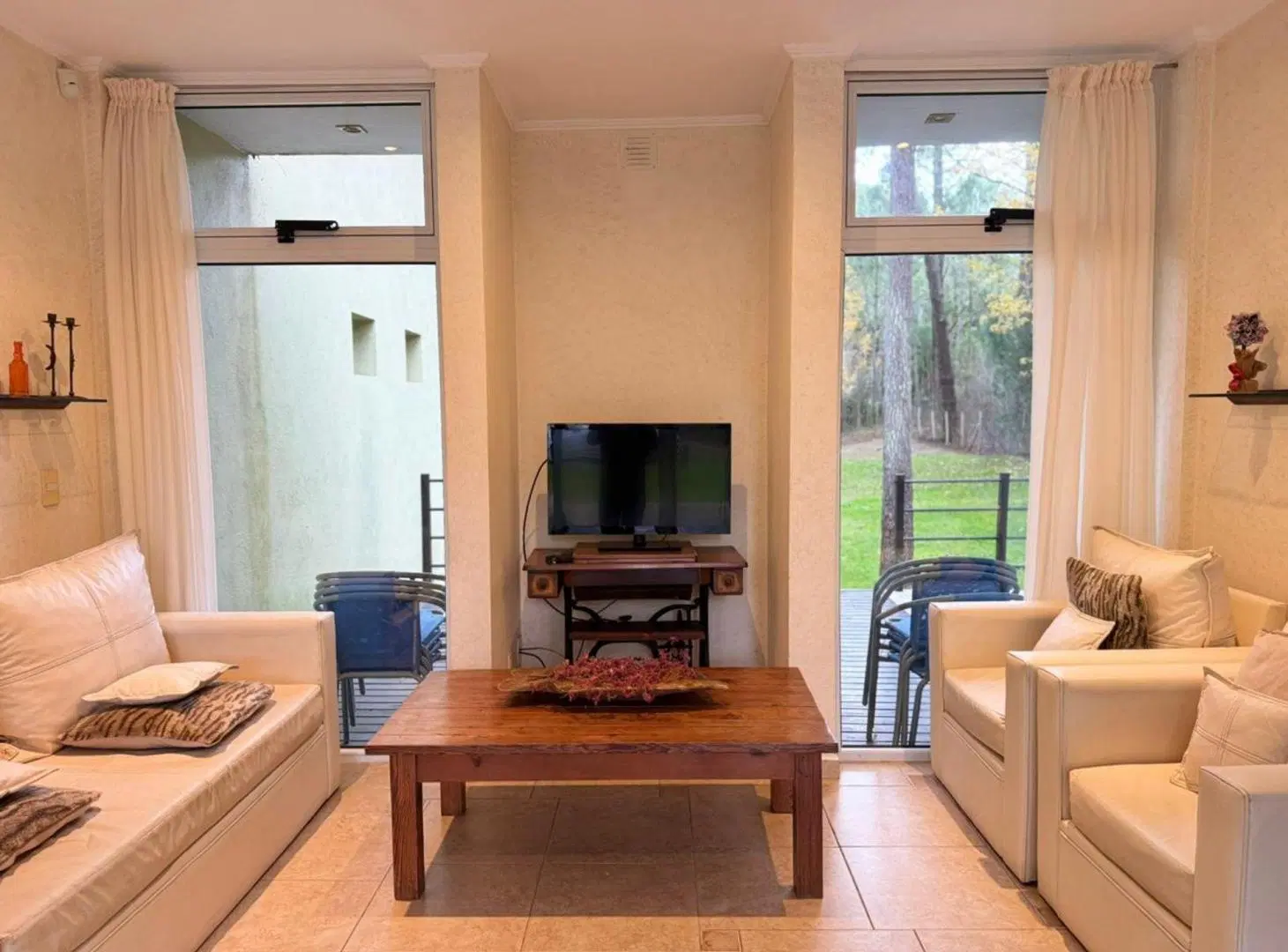 VENTA CASA 3 DORMITORIOS CARILO GAS NATURAL 4