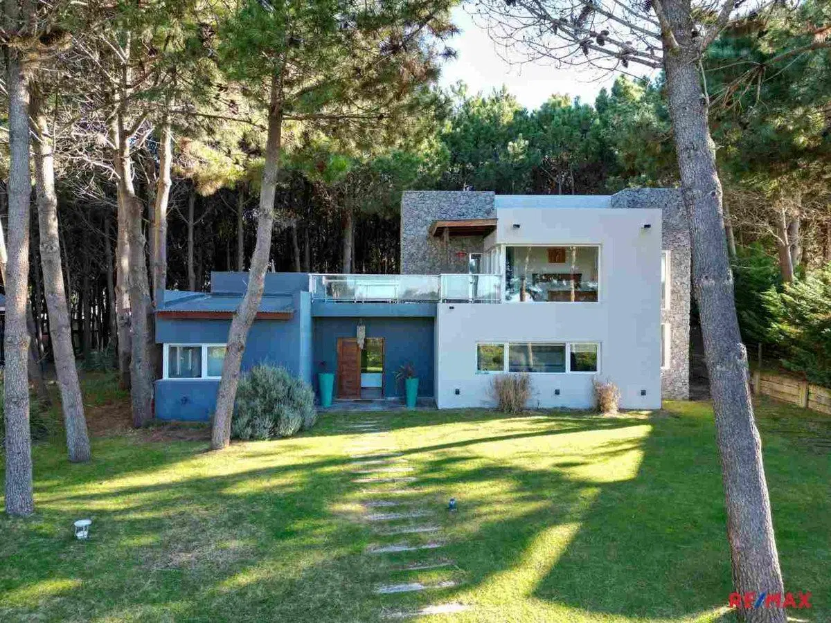 CASA EN VENTA COSTA ESMERALDA RESIDENCIAL II 4