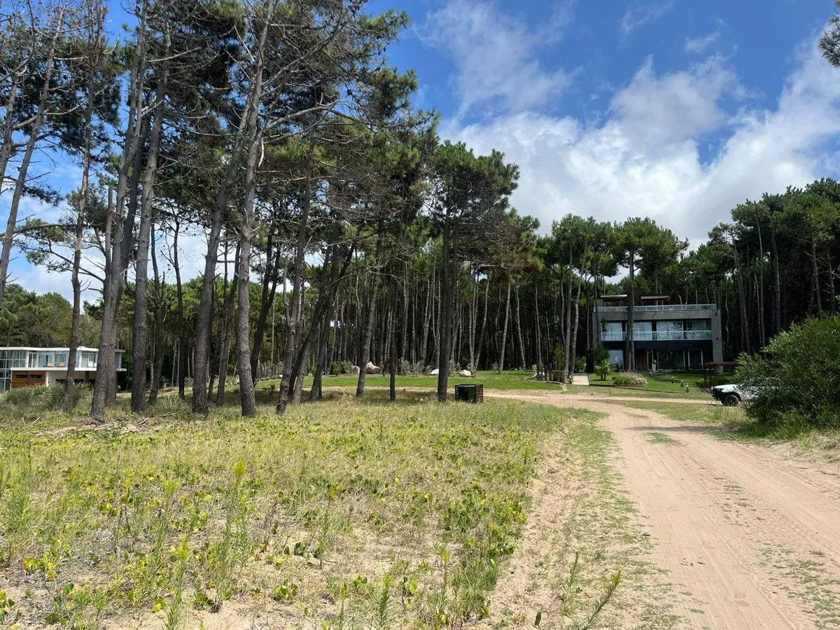VENTA LOTE VILLA ROBLES SEGUNDA LINEA DEL MAR 4