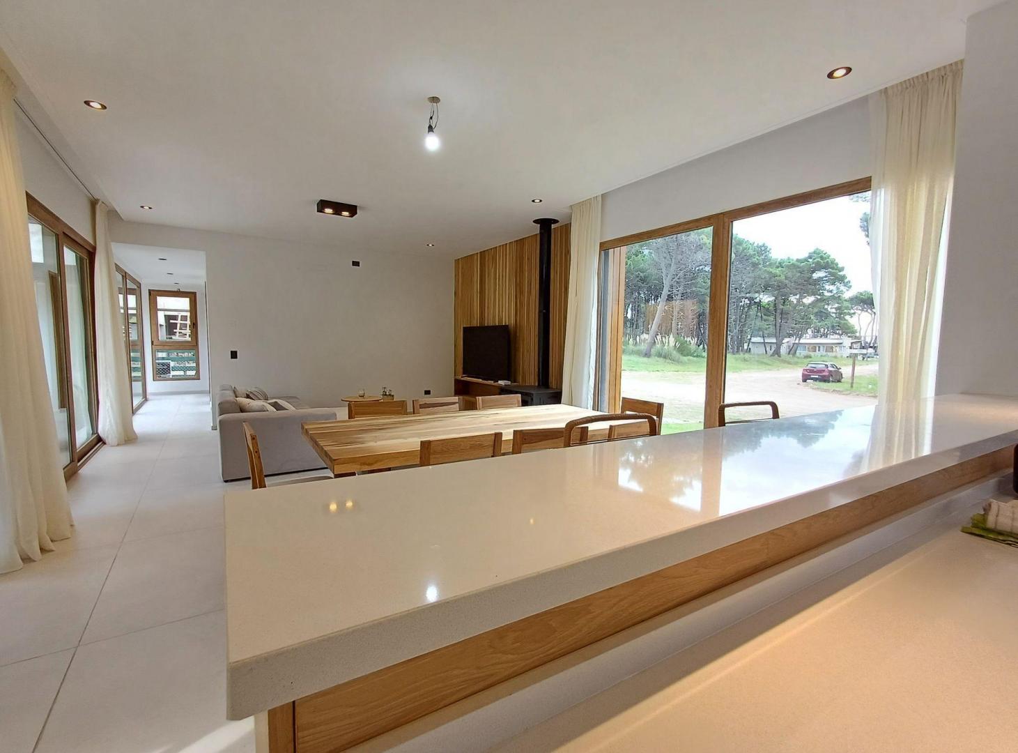 Foto de VENTA CASA 4 AMBIENTES BARRIO PIONEROS, imagen 1