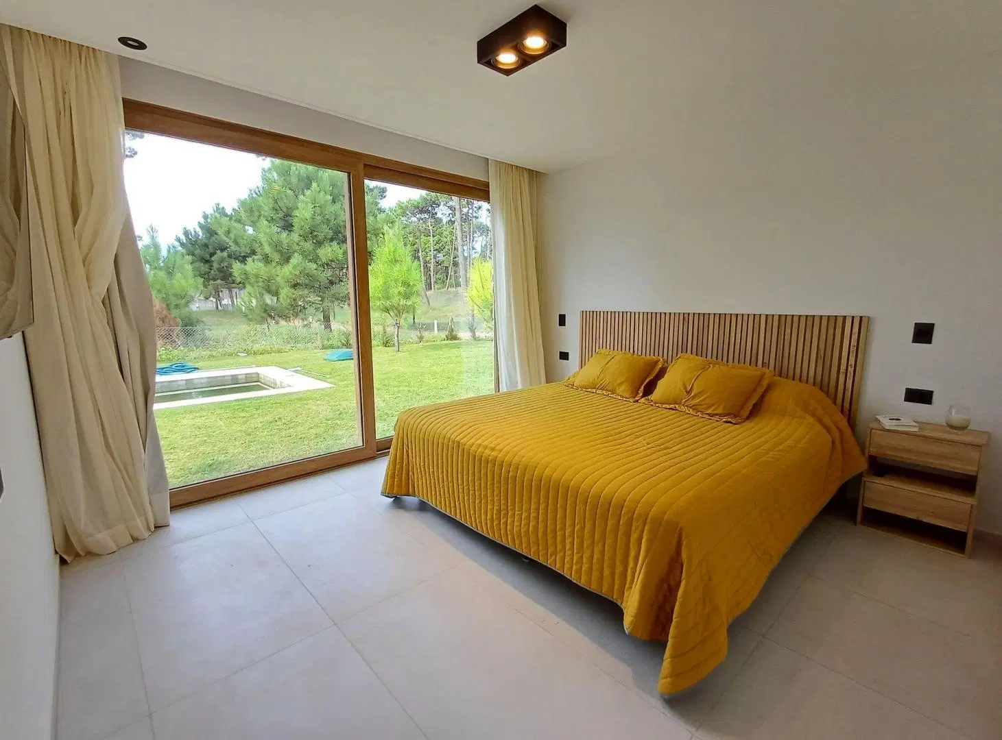 VENTA CASA 4 AMBIENTES BARRIO PIONEROS 4